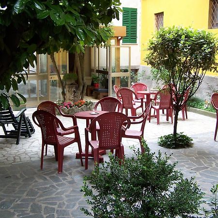 סלסומאג'יורה טרמה Albergo Corona מראה חיצוני תמונה