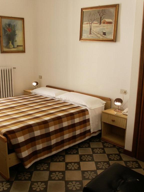 סלסומאג'יורה טרמה Albergo Corona חדר תמונה