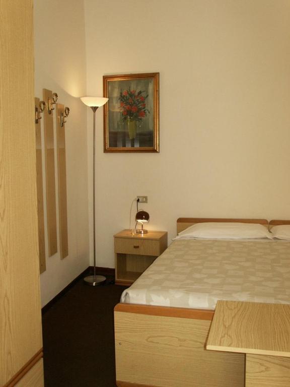 סלסומאג'יורה טרמה Albergo Corona חדר תמונה