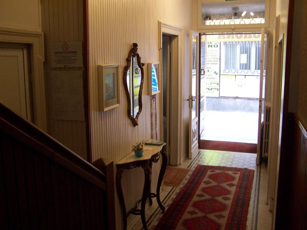 סלסומאג'יורה טרמה Albergo Corona מראה חיצוני תמונה