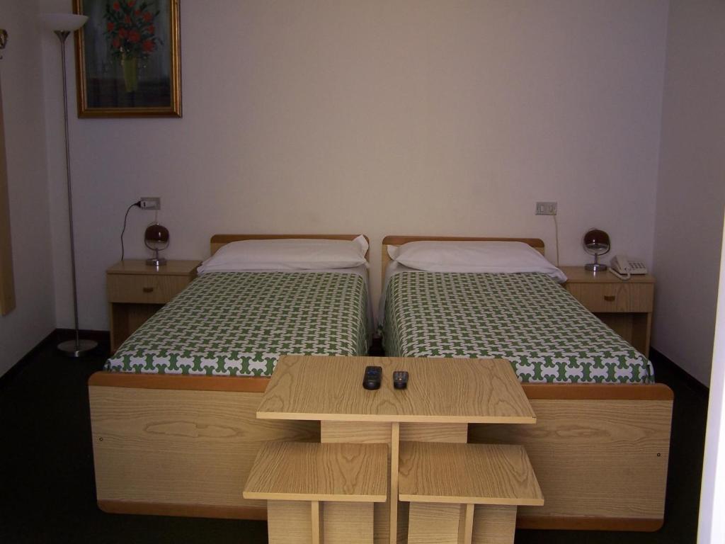 סלסומאג'יורה טרמה Albergo Corona חדר תמונה