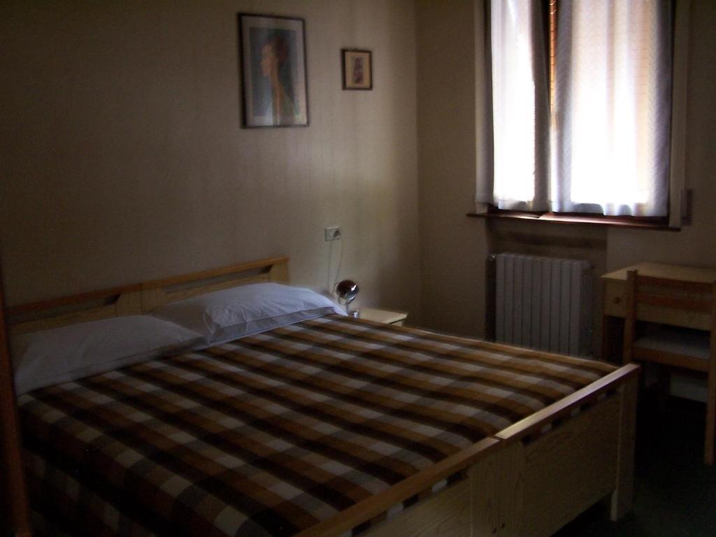 סלסומאג'יורה טרמה Albergo Corona חדר תמונה