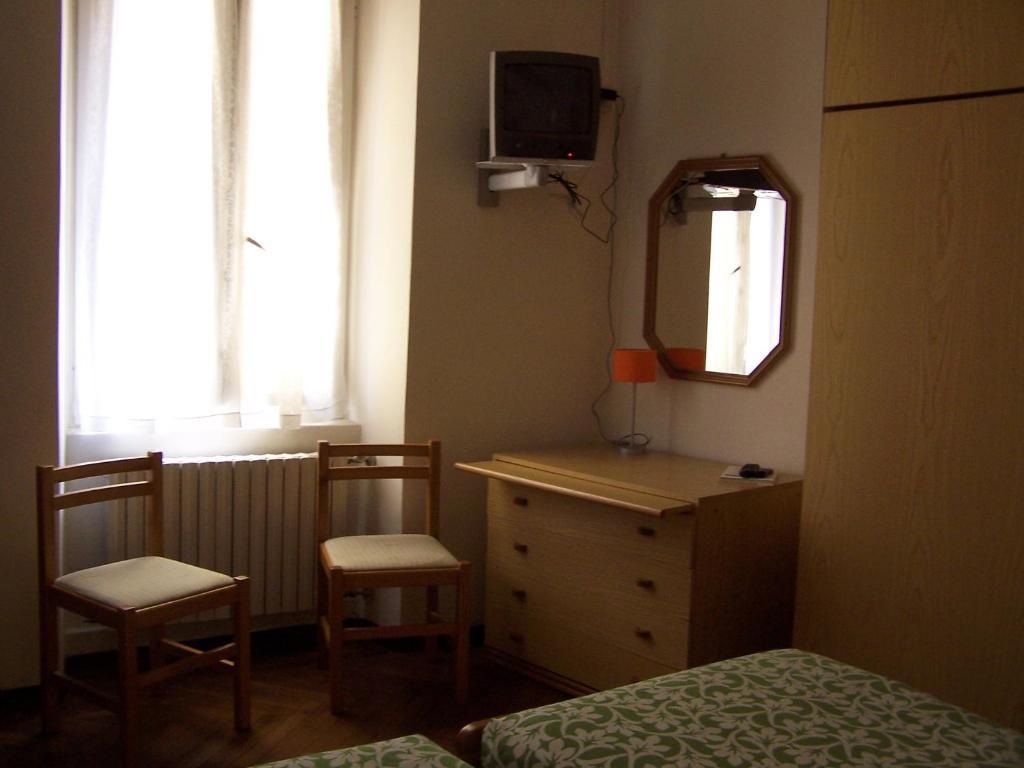 סלסומאג'יורה טרמה Albergo Corona חדר תמונה