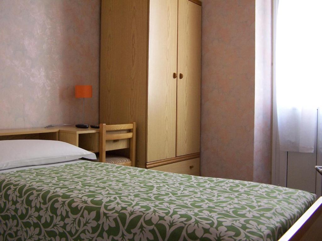 סלסומאג'יורה טרמה Albergo Corona חדר תמונה